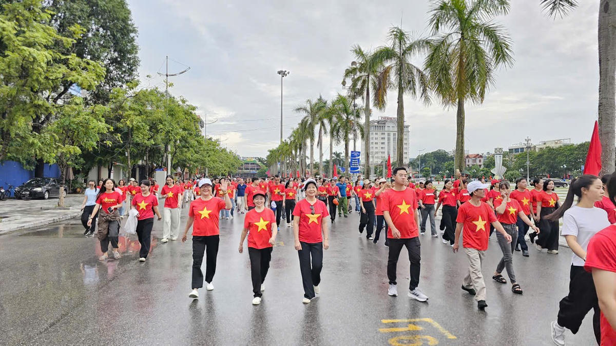 Thanh Hóa: Hơn 4.000 người sải bước vì một Việt Nam vững bền