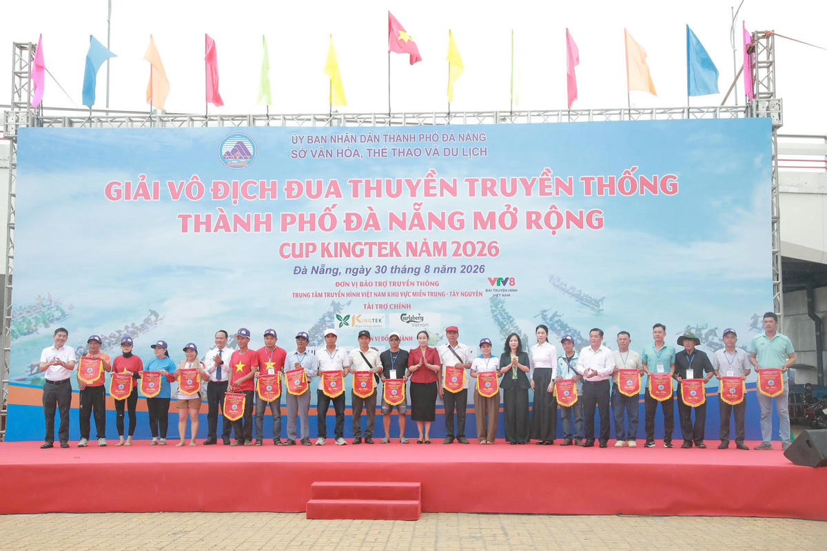 Đà Nẵng: Phường Hòa Xuân và phường Hòa Cường vô địch giải đua thuyền truyền thống mừng Quốc khánh