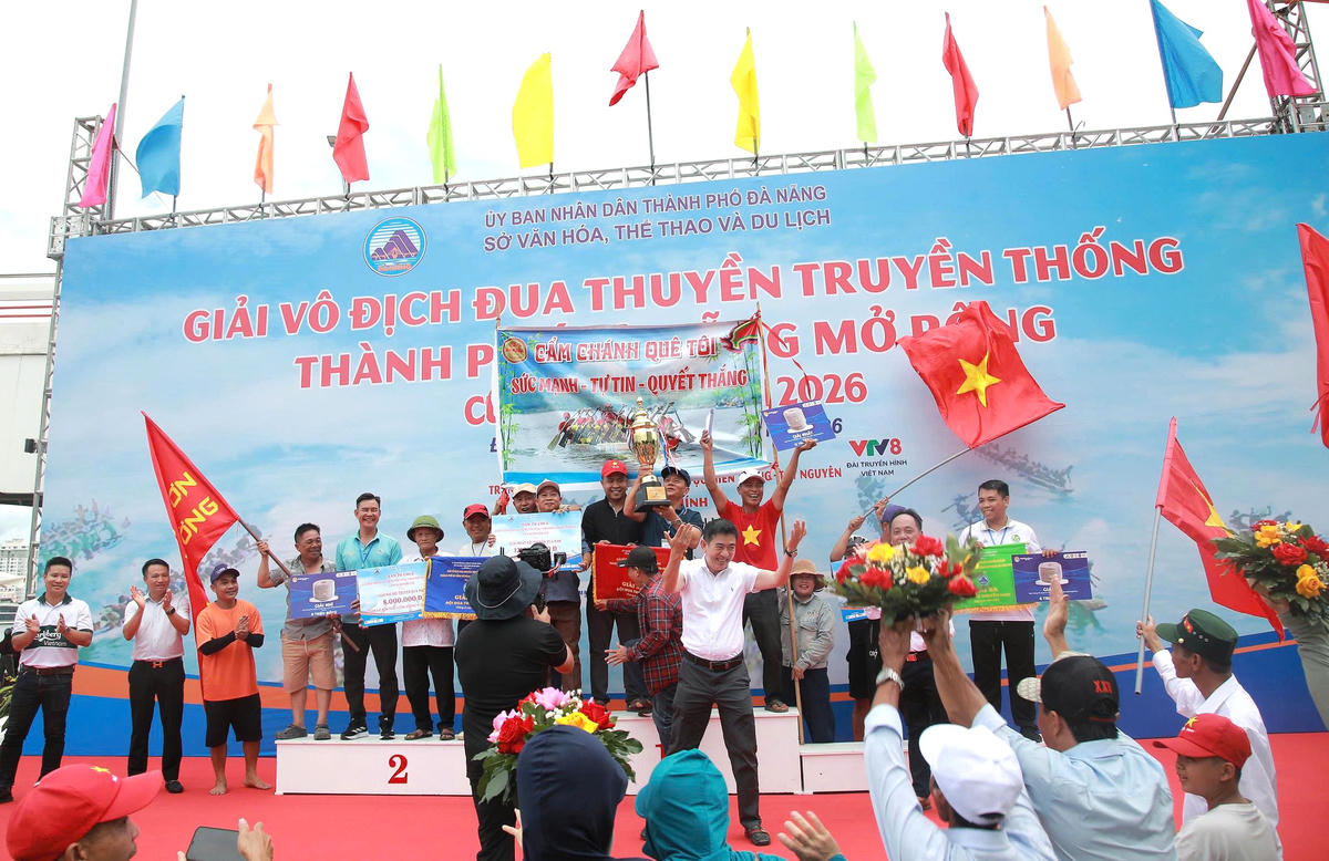 Đà Nẵng: Phường Hòa Xuân và phường Hòa Cường vô địch giải đua thuyền truyền thống mừng Quốc khánh