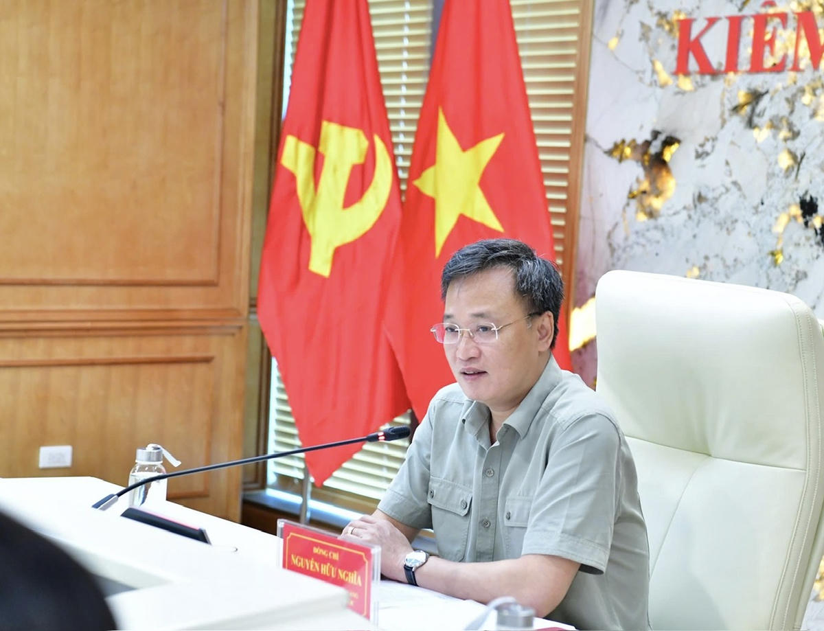 Ông Nguyễn Hữu Nghĩa - Ủy viên Ban Chấp hành Trung ương Đảng, Bí thư Đảng ủy, Tổng Kiểm toán nhà nước, Trưởng Ban Chỉ đạo phòng, chống tham nhũng, lãng phí tiêu cực của KTNN - chủ trì cuộc họp.