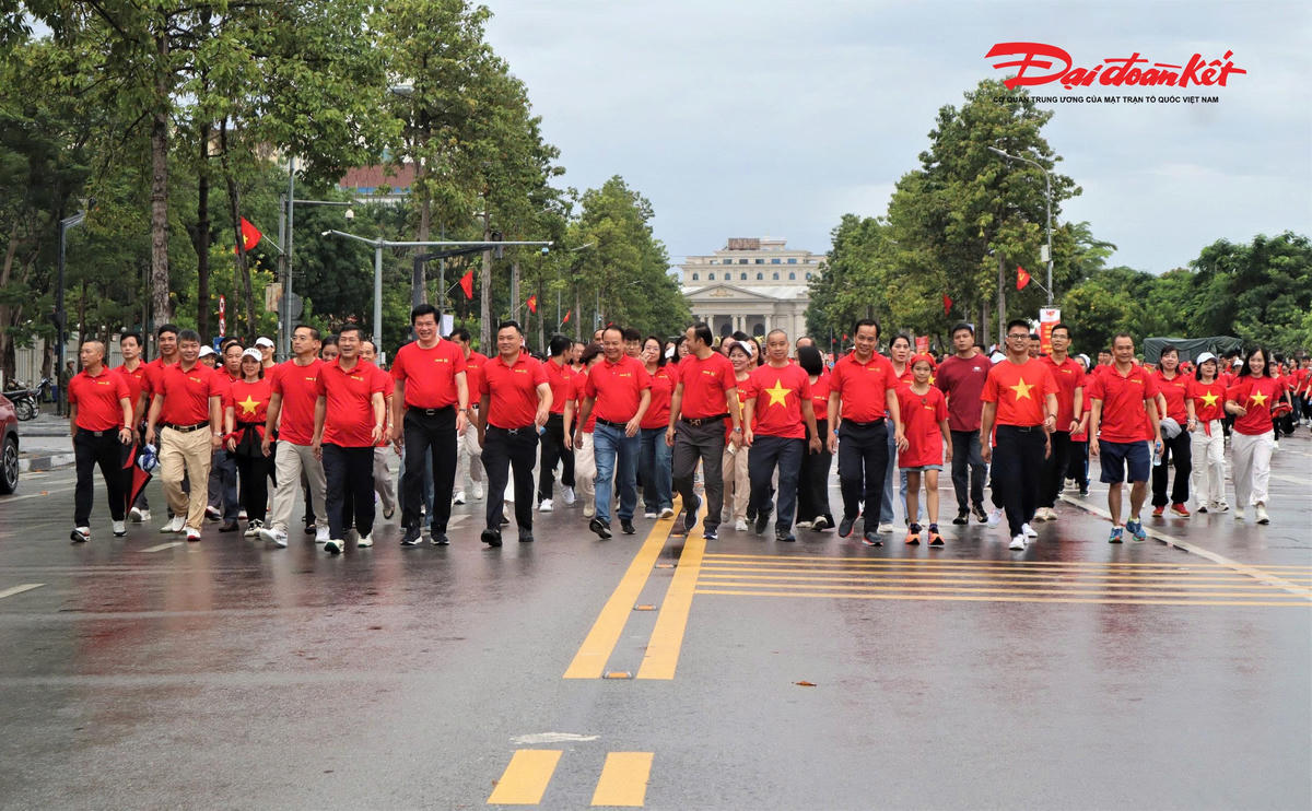 Chương trình thu hút đông đảo cán bộ, nhân dân tham gia.
