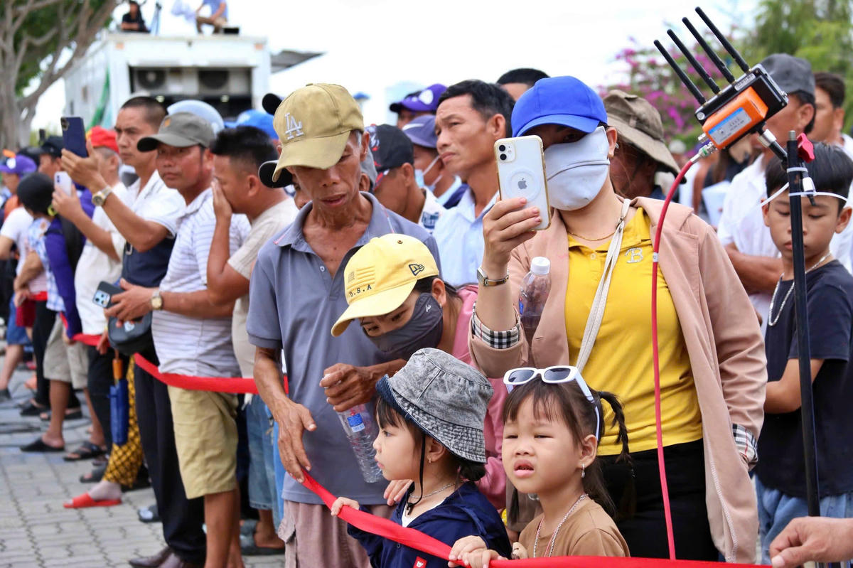 Đà Nẵng: Phường Hòa Xuân và phường Hòa Cường vô địch giải đua thuyền truyền thống mừng Quốc khánh