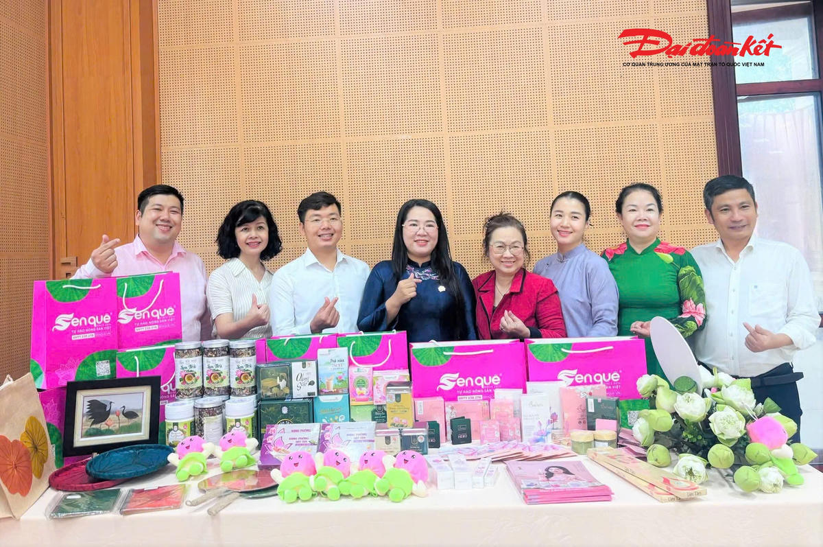 Xã Kim Liên tham gia hội thảo quốc gia "Hoa sen gắn với phát triển làng nghề". Ảnh: KL