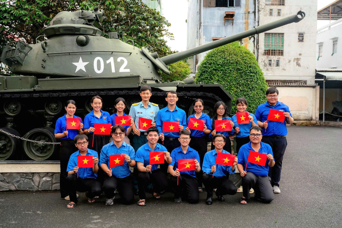 Đoàn phường Ninh Kiều tham quan tại Bảo tàng TP Cần Thơ. Ảnh HT