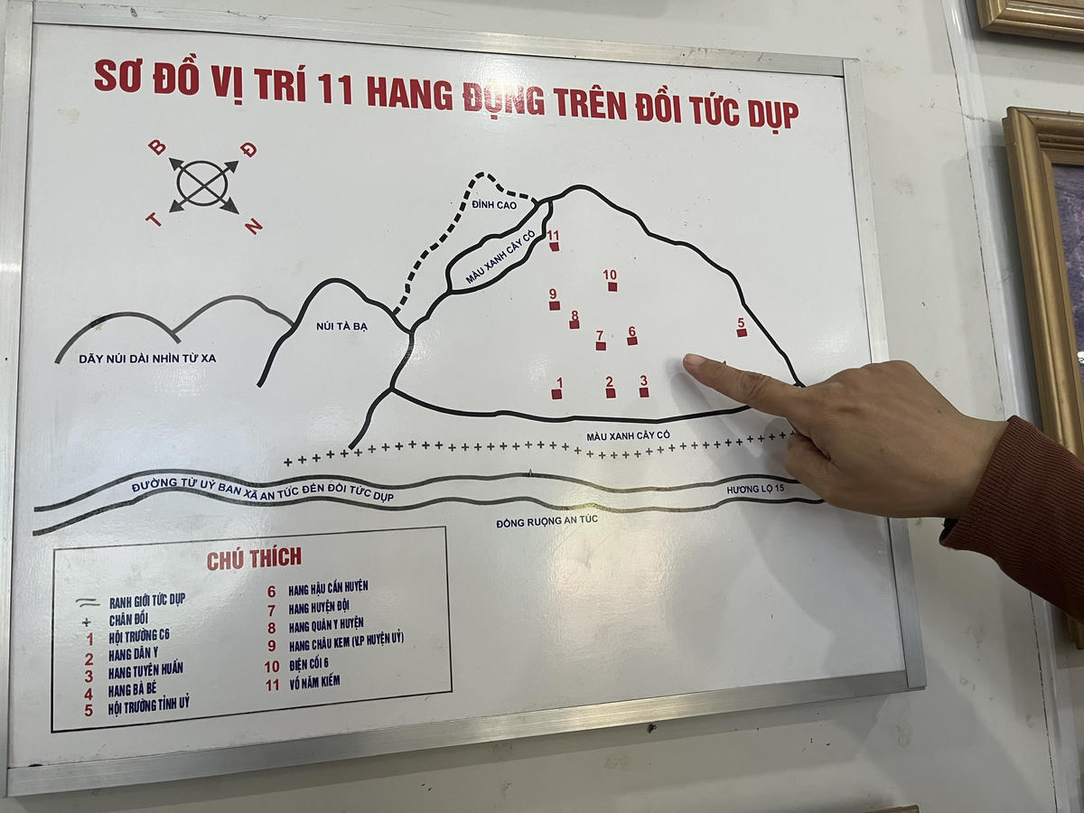 Sơ đồ vị trí 11 hang động trên đồi Tức Dụp. Ảnh: Thanh Tiến