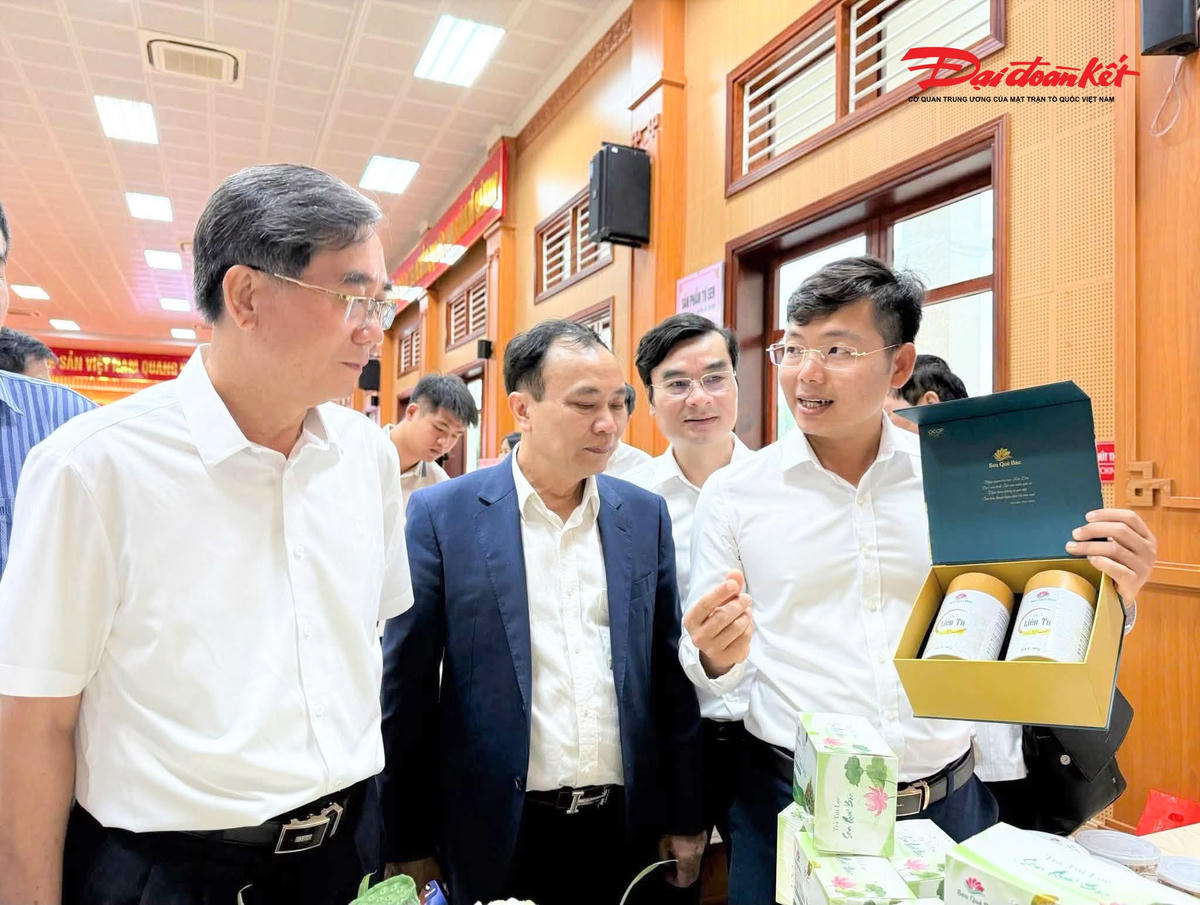 Hợp tác xã Nông nghiệp Sen quê Bác là một trong những mô hình biến sen nguyên liệu thô thành những sản phẩm có giá trị cao, chất lượng. Ảnh: TG 
