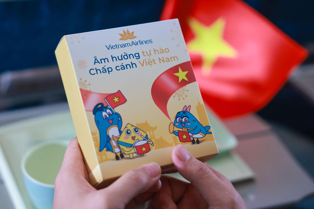 Giai điệu Quốc khánh vang lên ở độ cao 10.000 mét trên chuyến bay Vietnam Airlines