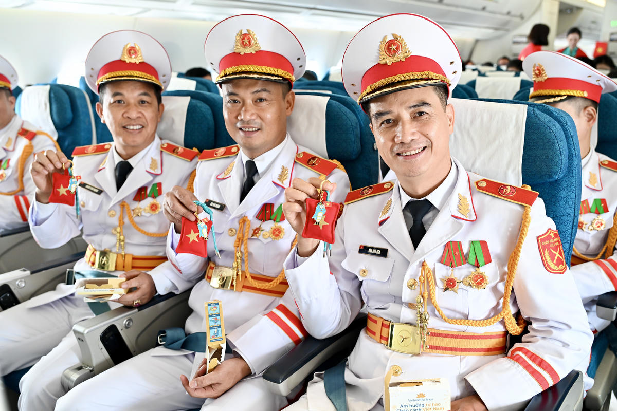 Giai điệu Quốc khánh vang lên ở độ cao 10.000 mét trên chuyến bay Vietnam Airlines