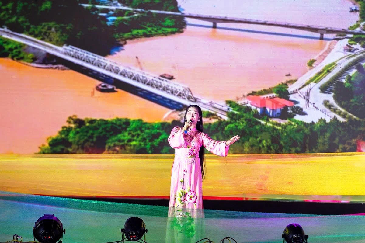 Nhân lên niềm tự hào của người dân Thanh Hóa trong thời đại mới.