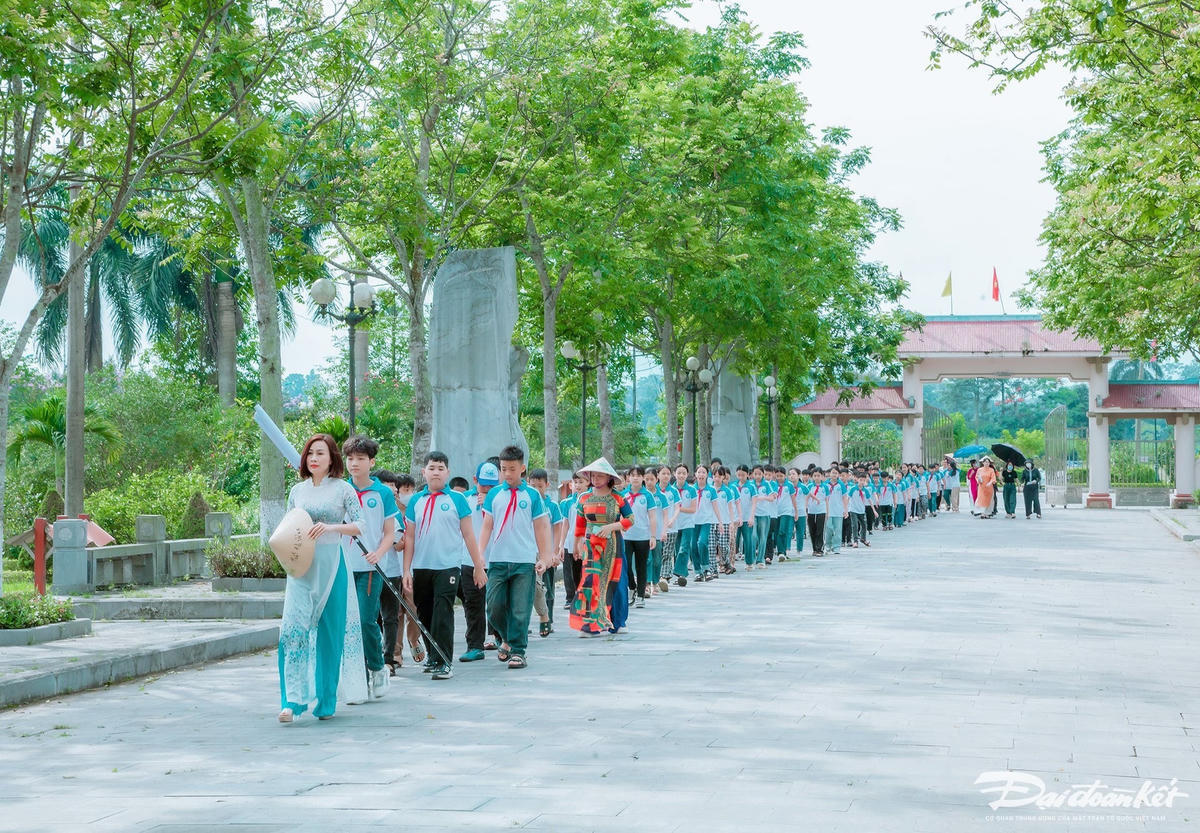 Khu di tích lịch sử 27/7 cũng là một trong những địa chỉ đỏ giáo dục truyền thống cách mạng cho thế hệ trẻ.