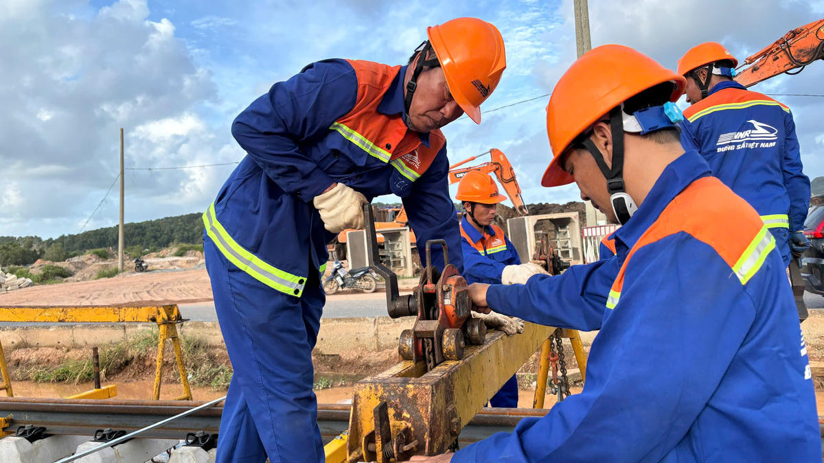 Hơn 15.000 kỹ sư, công nhân làm việc xuyên lễ trên các công trình phục vụ APEC 2027