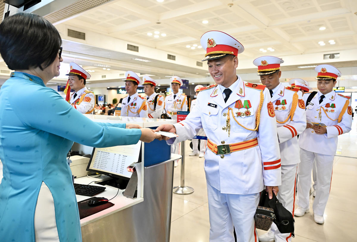 Giai điệu Quốc khánh vang lên ở độ cao 10.000 mét trên chuyến bay Vietnam Airlines