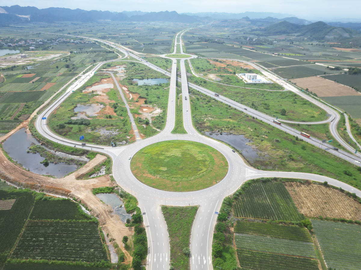 Ninh Bình: Những tuyến đường mở rộng không gian phát triển