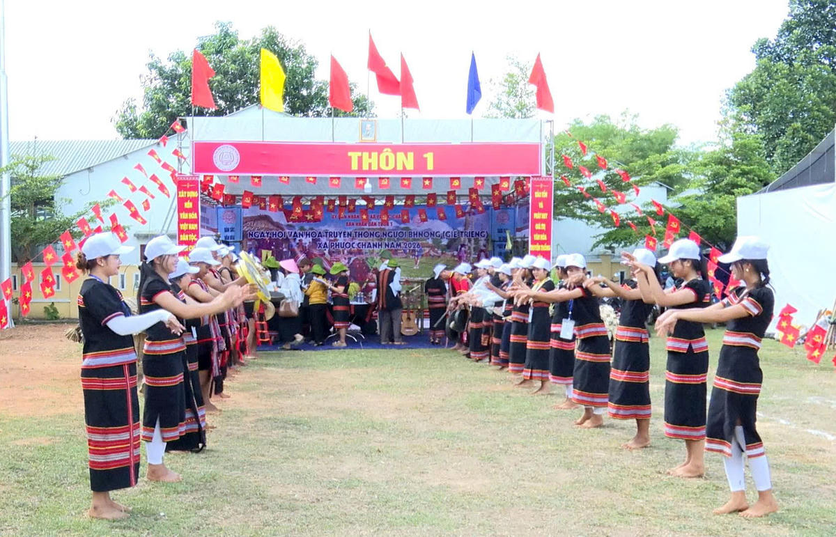 Ngày hội văn hóa truyền thống của người Bhnong ở xã Phước Chánh. Ảnh: NT.