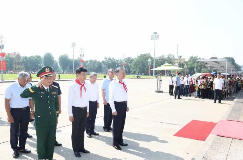 81 năm Quốc khánh 2/9: Tổng Bí thư, Chủ tịch nước tưởng nhớ Chủ tịch Hồ Chí Minh