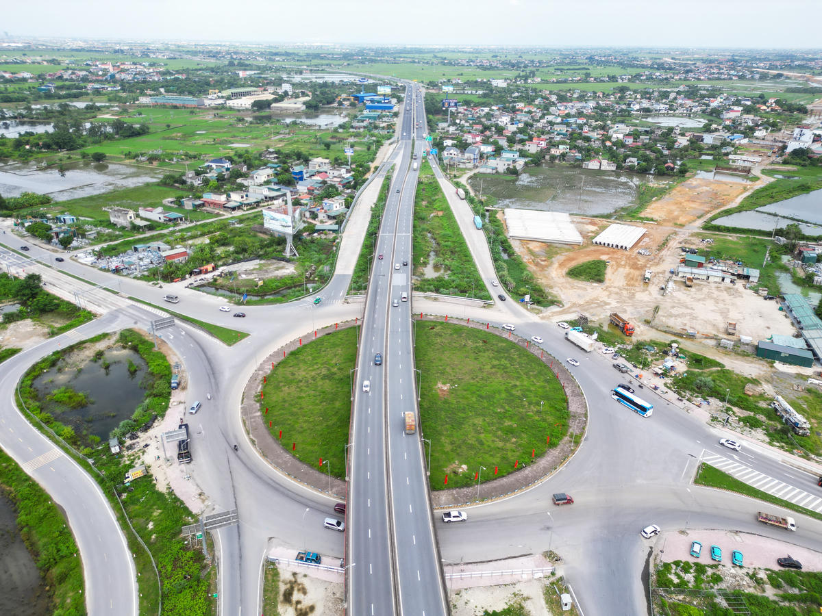Dự án mở rộng cao tốc Cao Bồ - Mai Sơn - QL 45, có điểm đầu nằm tại xã Vũ Dương, điểm cuối thuộc địa phận xã Khánh Thượng. Ảnh: Đình Minh