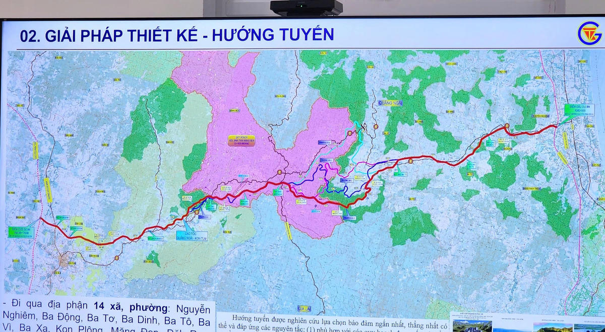 Bảng sơ đồ thiết kế tuyến cao tốc Quảng Ngãi-Kon Tum. Ảnh: BT.
