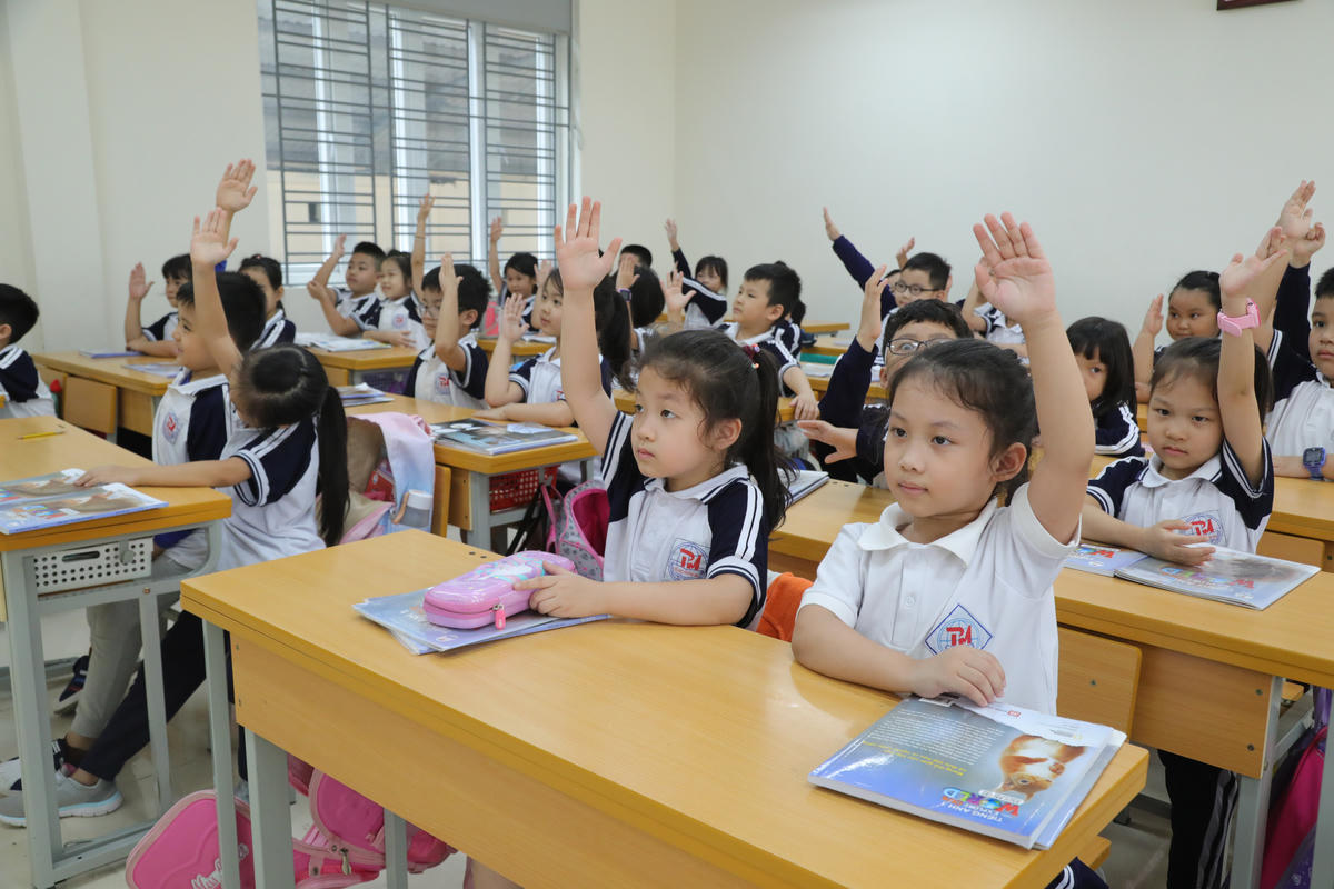 Một giờ học của học sinh Hà Nội. Ảnh: Quang Vinh
