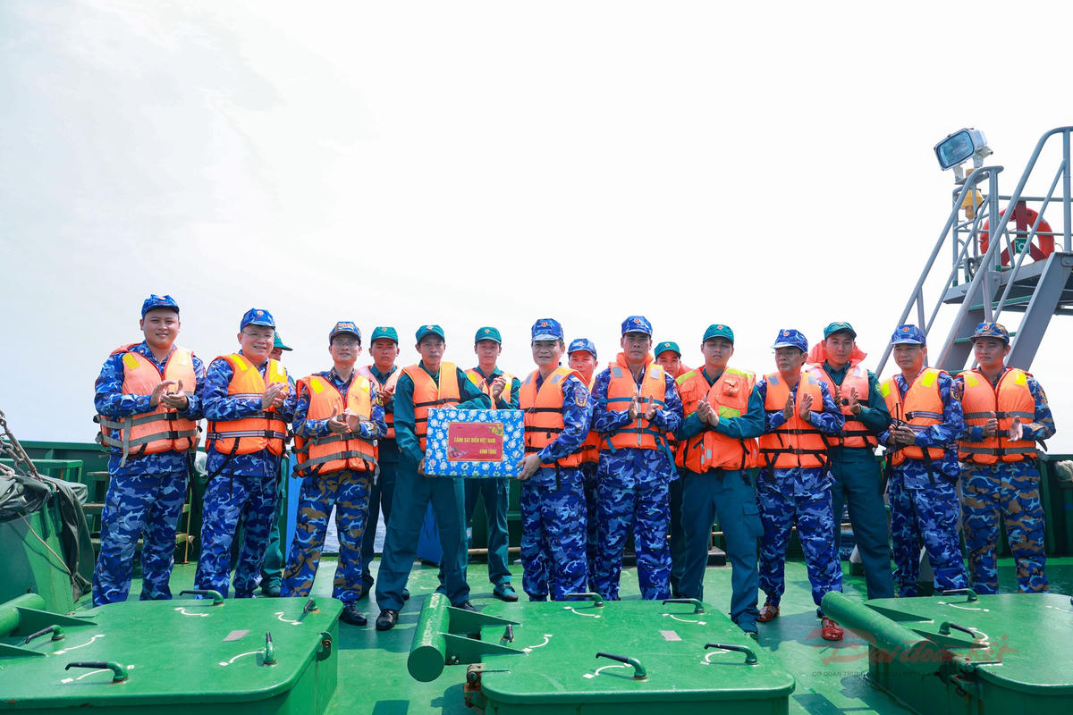 Cảnh sát biển Việt Nam kiểm tra thực tế vùng biển chủ quyền giáp ranh với các nước