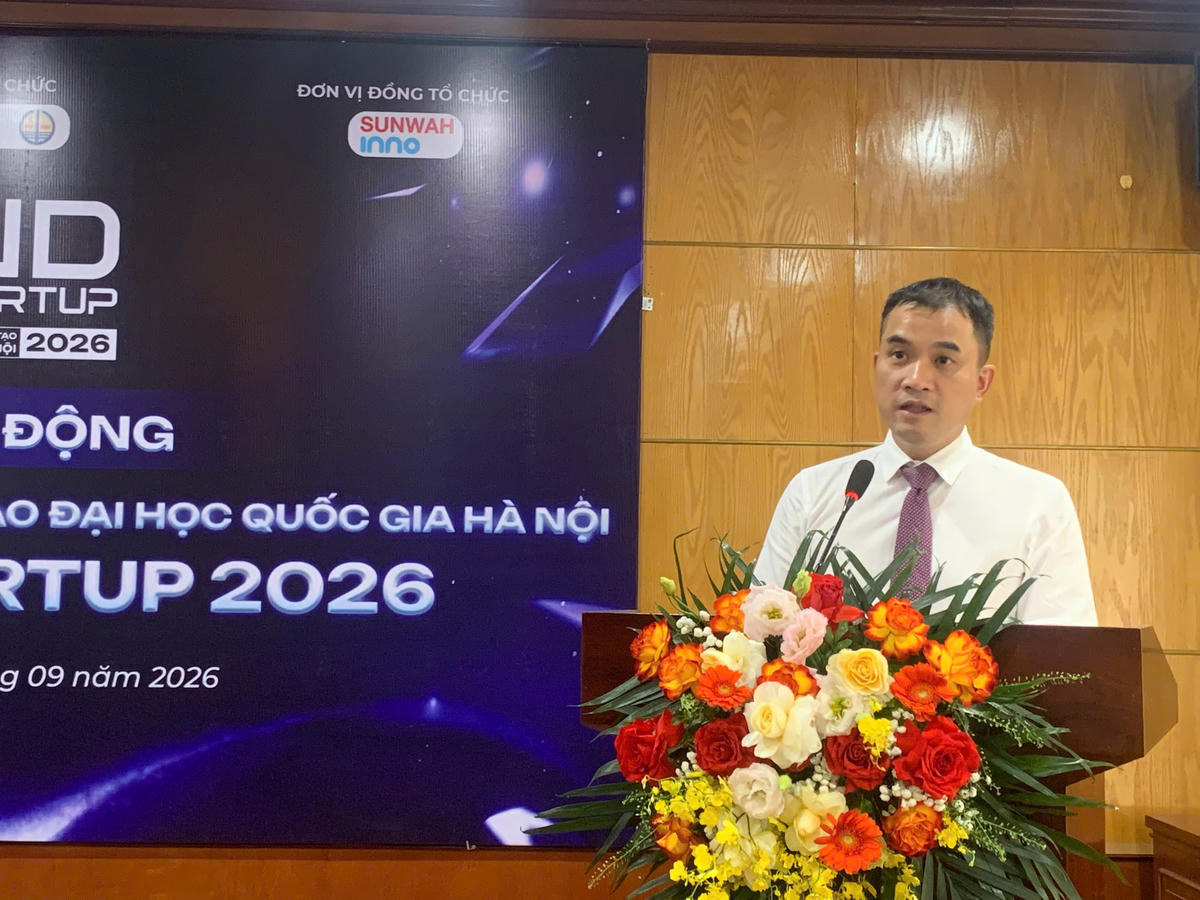 PGS.TS Phạm Bảo Sơn, Phó Giám đốc ĐHQGHN phát biểu tại lễ phát động.