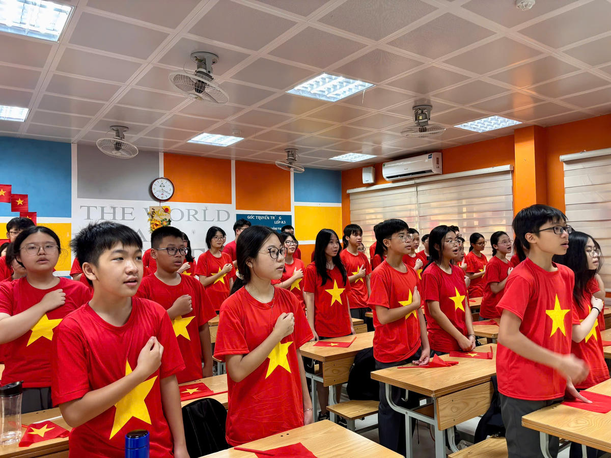 Theo Bộ trưởng Hoàng Minh Sơn, sáp nhập không ảnh hưởng đến việc tiếp cận giáo dục của học sinh. Học sinh ở đâu vẫn học ở đấy và thậm chí thuận lợi hơn. Ảnh minh hoạ