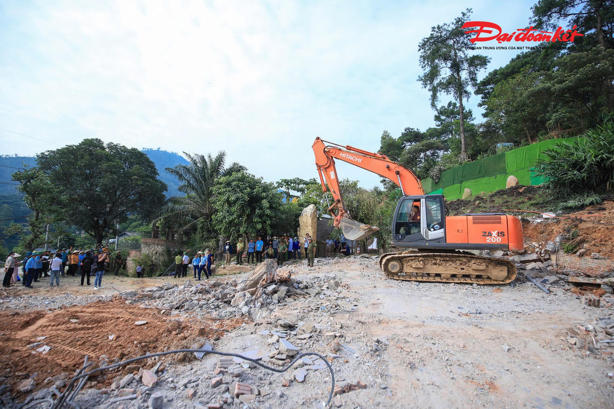 Theo quyết định, các hạng mục vi phạm phải được phá dỡ, đồng thời khôi phục tình trạng ban đầu và trả lại hiện trạng đất trước khi vi phạm.