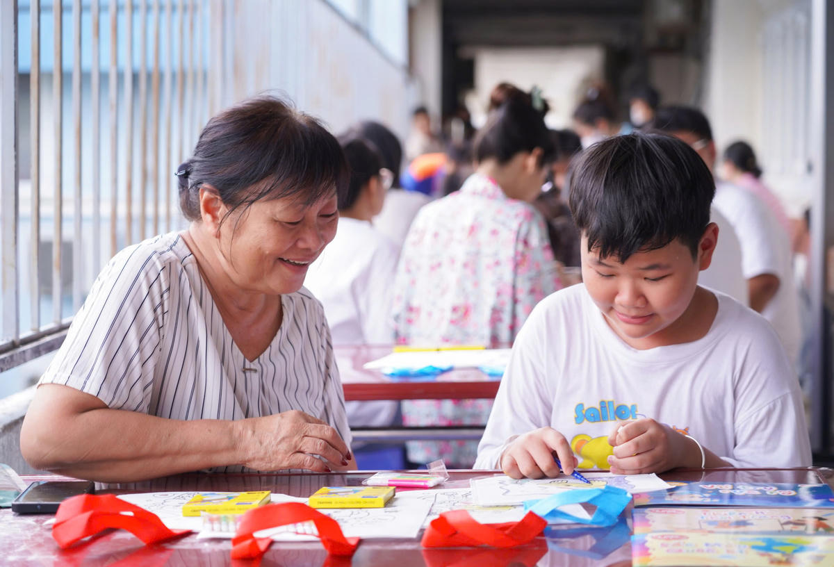 Khai giảng những lớp học đặc biệt trong bệnh viện