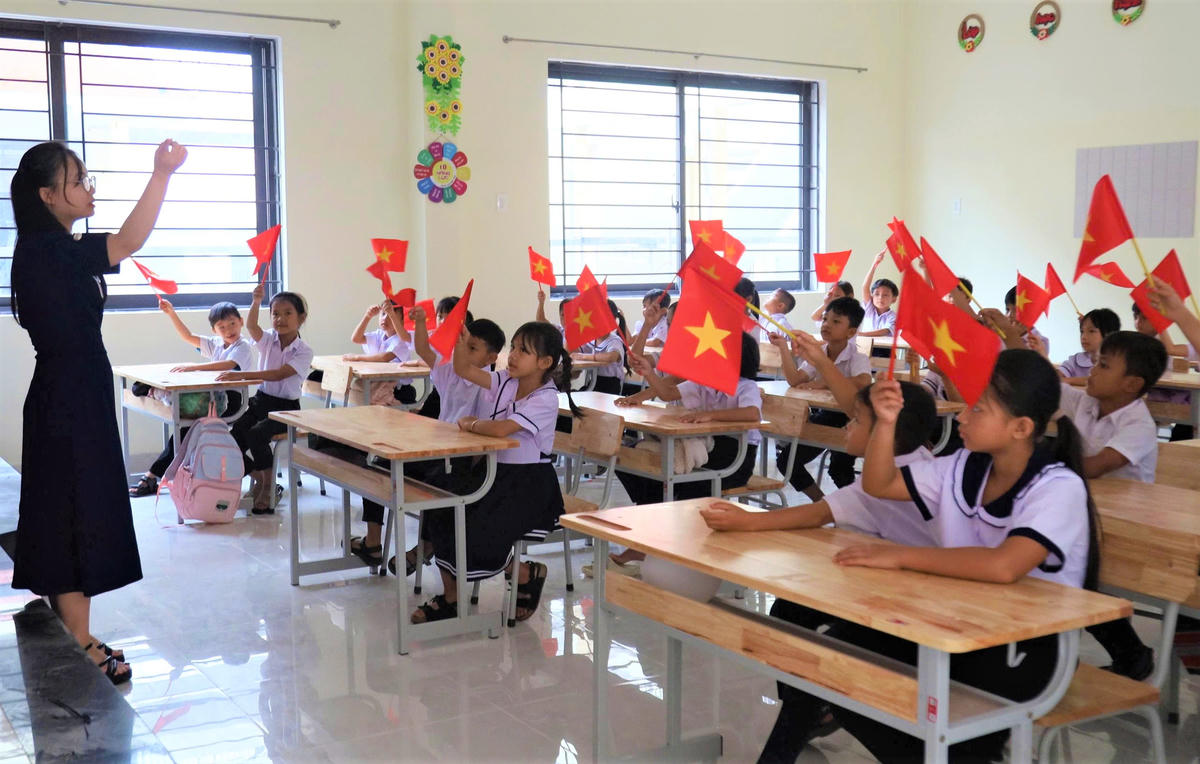 Học sinh Trường PTNTLC-TT-THCS xã Dục Nông tập chuẩn bị cho khai giảng năm học mới vào ngày 5/9. Ảnh: CĐ.