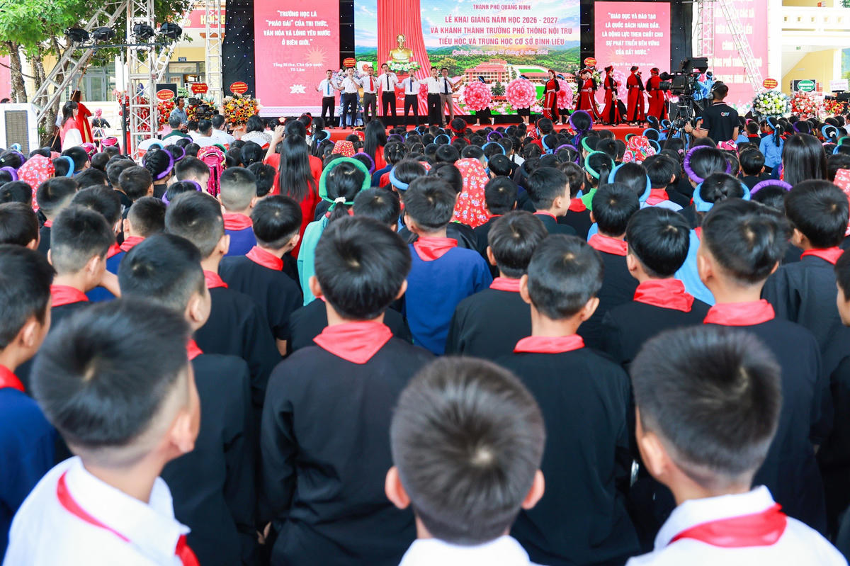 Quang cảnh Lễ khai giảng năm học mới. Ảnh: Quang Vinh.