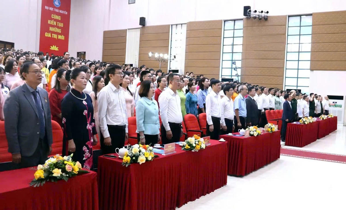 Đây là Đại học có quy mô lớn nhất, với trên 122.000 học viên, sinh viên theo học các trình độ từ Tiến sĩ trở xuống.