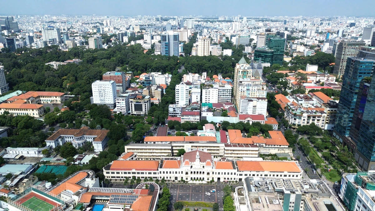UBND TPHCM khẳng định việc giữ nguyên các phường, xã để không ảnh hưởng đến tiến độ thực hiện các dự án trọng điểm của thành phố và ổn định tăng trưởng kinh tế. Ảnh: M.Q