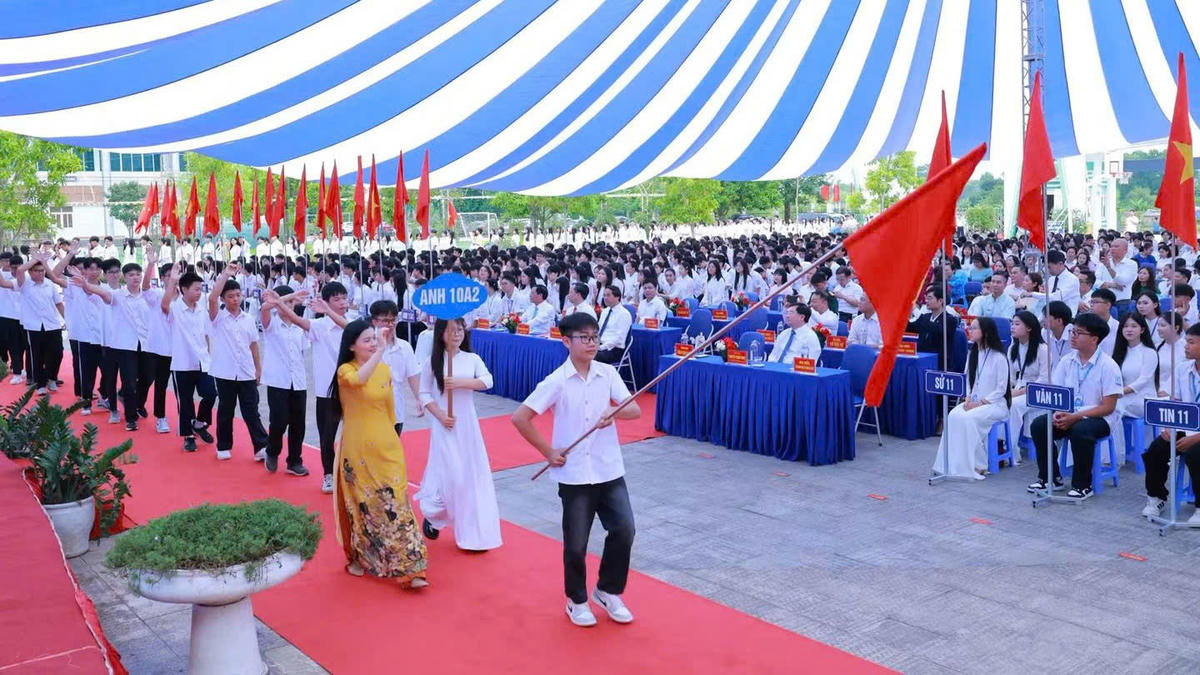 Toàn tỉnh Thái Nguyên có gần 415.000 trẻ em, học sinh học khối mầm non và phổ thông; hơn 120.000 sinh viên đại học.