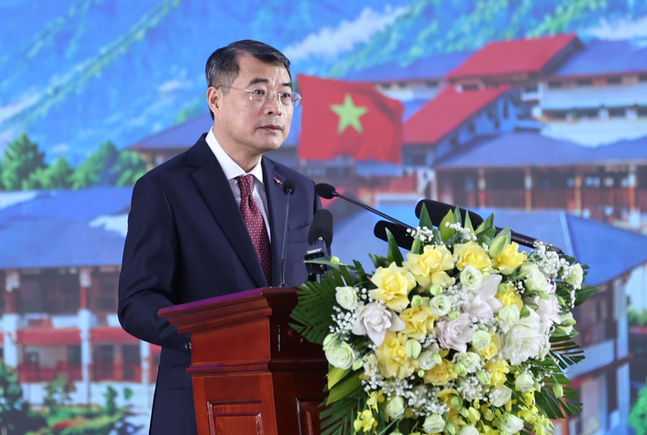 Thủ tướng Chính phủ Lê Minh Hưng phát biểu tại lễ khai giảng năm học 2026–2027 và khánh thành các trường phổ thông nội trú liên cấp tại các xã biên giới đất liền tại điểm cầu trung tâm - Ảnh: Đoàn Bắc