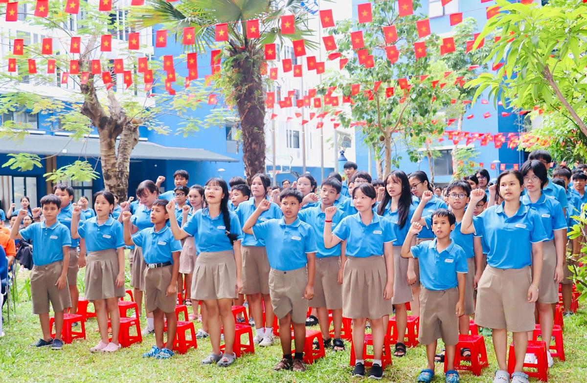 Học sinh Trường Hy Vọng nêu quyết tâm học tập và rèn luyện nhân dịp năm học mới 2026-2027. Ảnh: TT.