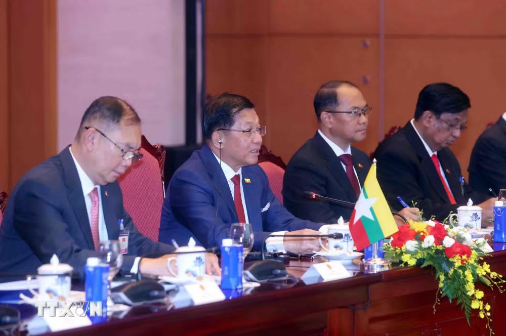 ttxvn-tong-bi-thu-chu-tich-nuoc-to-lam-hoi-dam-voi-tong-thong-myanmar-min-aung-hlaing-9004494-8.jpg