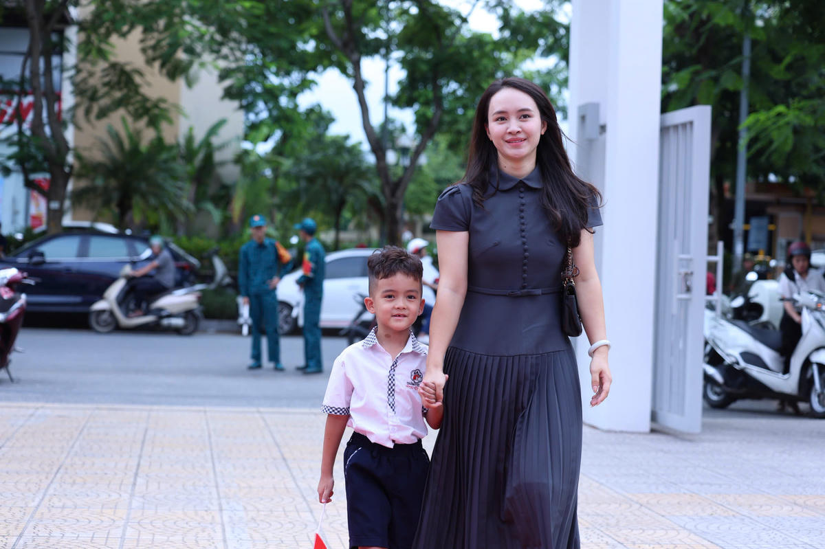 Học sinh Hà Nội hân hoan đón năm học mới với nhiều niềm vui và kỳ vọng