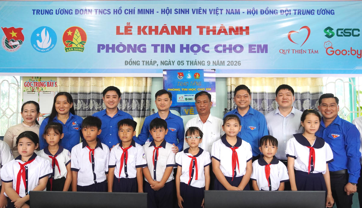  Khánh thành “Phòng tin học cho em”. (Ảnh: Khánh Phan).