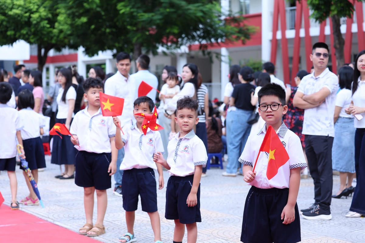 Học sinh Hà Nội hân hoan đón năm học mới với nhiều niềm vui và kỳ vọng