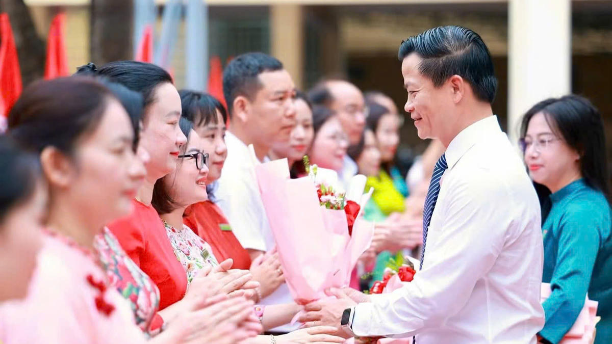 Trường THPT Lương Ngọc Quyến hiện có 45 lớp học, với hơn 2.000 học sinh.