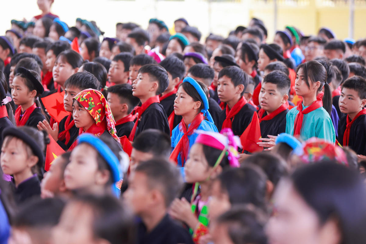Những ánh mắt háo hức của các em học sinh khi bước vào năm học mới. Ảnh: Duy Linh.