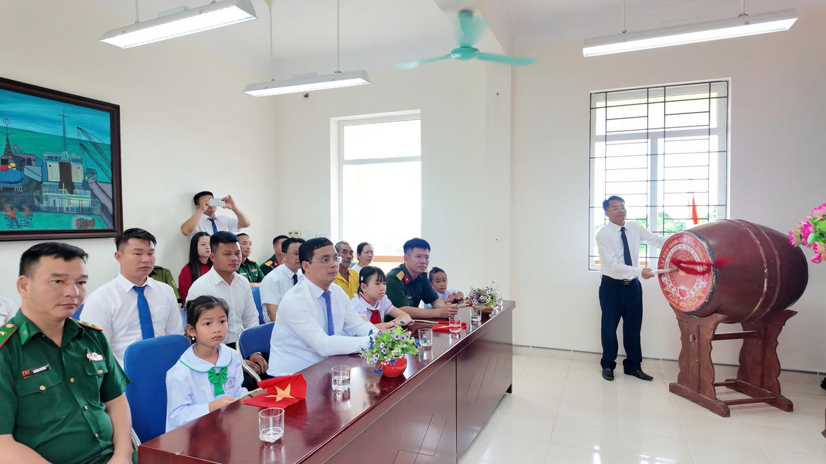 Ngày hội khai trường nơi đảo tiền tiêu của Quảng Ninh