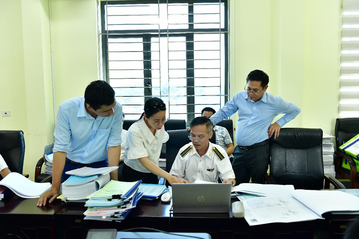 Kiểm toán viên KTNN khu vực VII kiểm toán tại Ban Quản lý dự án các công trình nông nghiệp và phát triển nông thôn tỉnh Điện Biên tháng 6/2026. Ảnh: T.Anh