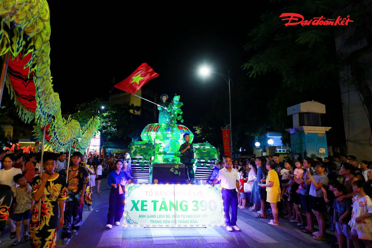 Lễ hội năm nay có chủ đề “Hướng về miền di sản”, được tổ chức trong khoảng một tháng với các hoạt động tại Thành cổ Sơn Tây và làng cổ Đường Lâm.