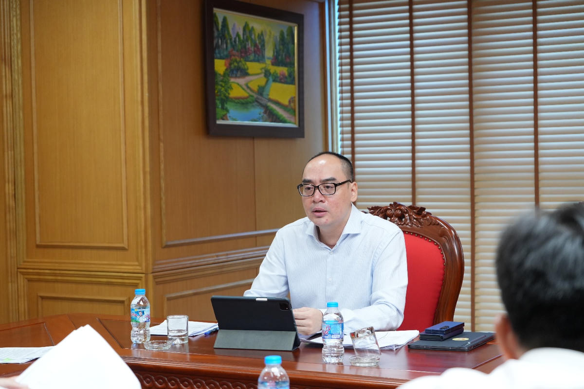 Phó Tổng Kiểm toán nhà nước Bùi Quốc Dũng phát biểu tại buổi làm việc