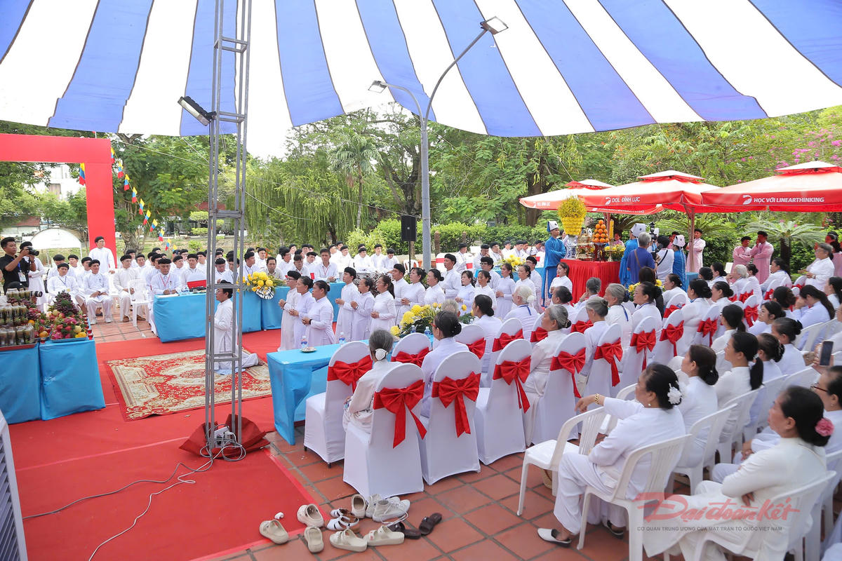 TPHCM: Cầu siêu anh hùng liệt sĩ tại Công viên Lê Thị Riêng
