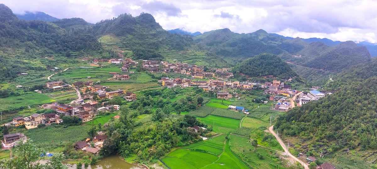 Lô Lô Chải nép mình dưới chân Cột cờ Quốc gia Lũng Cú, nơi nông sản bản địa được gắn với phát triển du lịch.