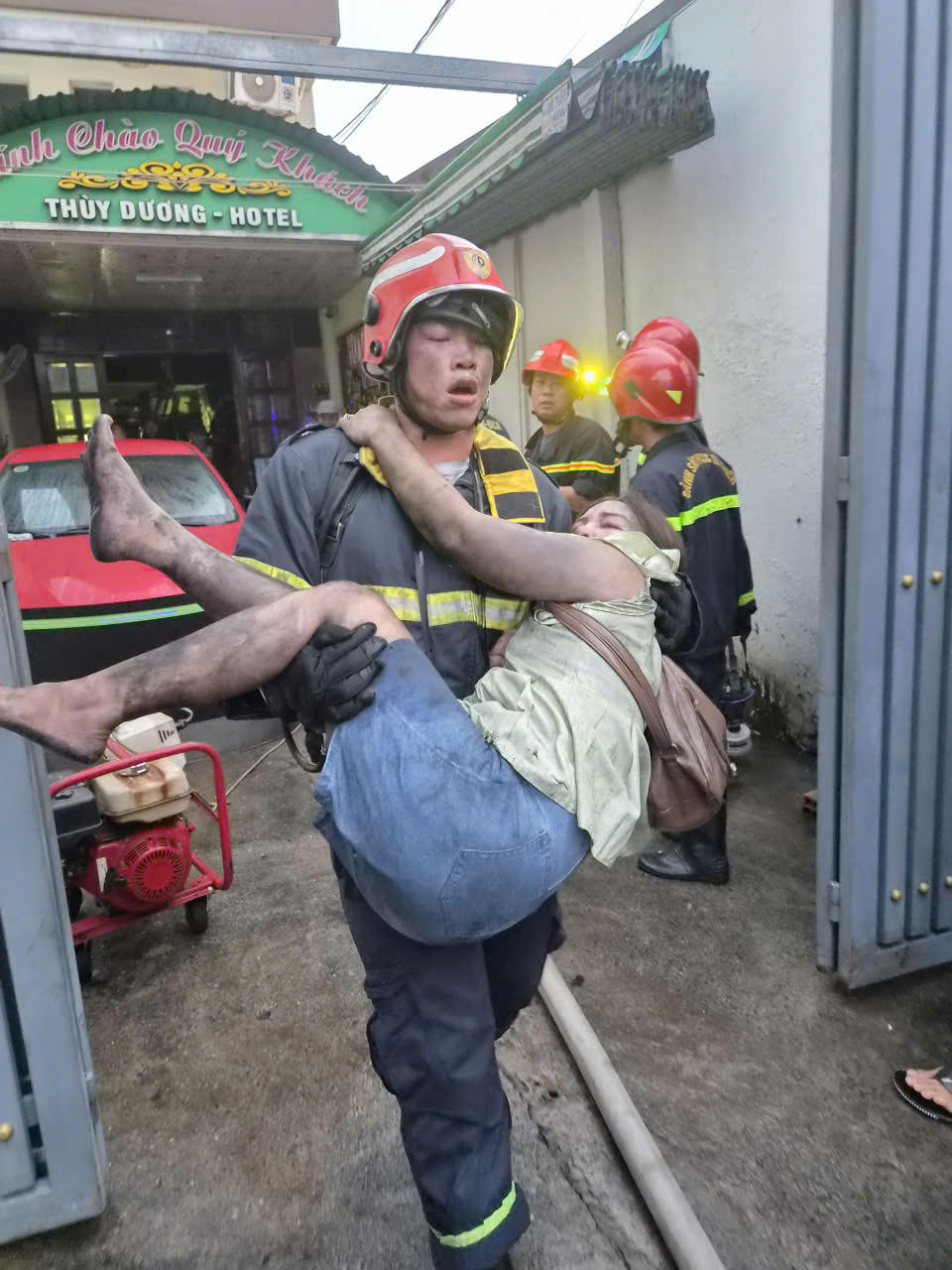TPHCM: 2 bệnh viện tiếp nhận nhiều nạn nhân vụ cháy tại Khách sạn Tân Sơn Nhì 