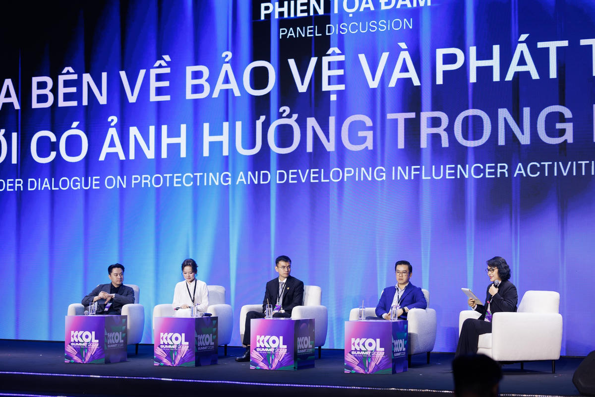 Quang cảnh tọa đàm tại phiên đối thoại "Thông tin sai lệch và khủng hoảng niềm tin" sáng 7/9. Ảnh: TL