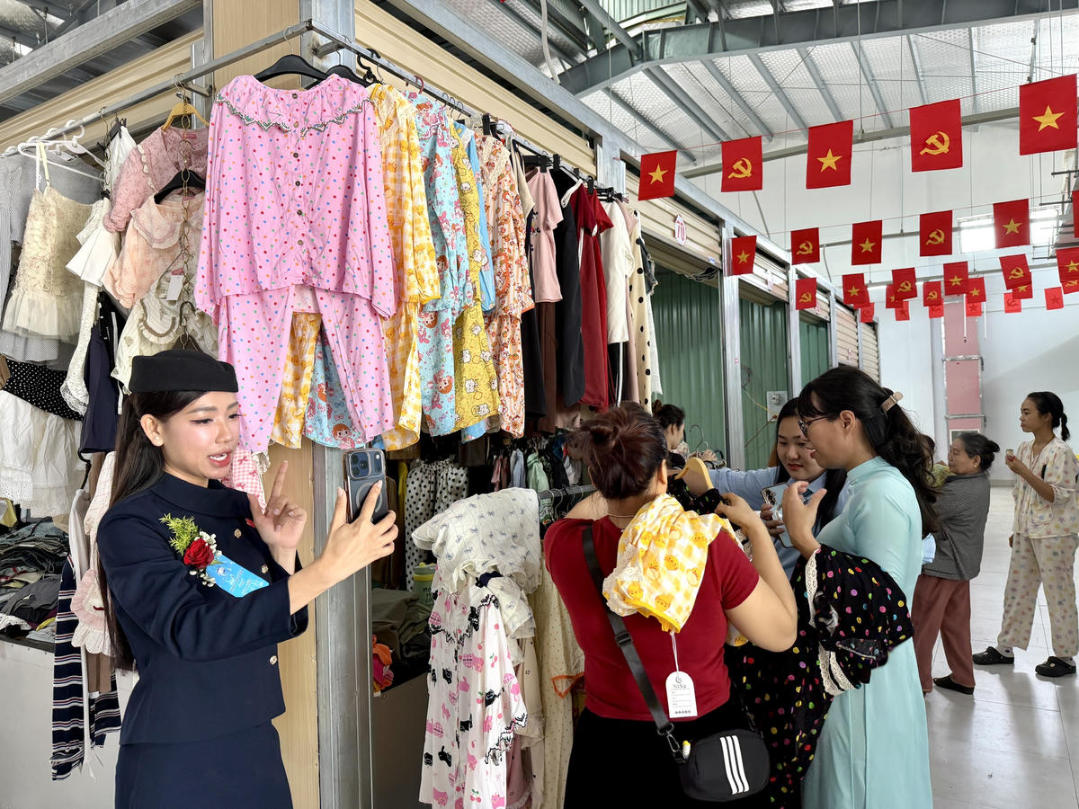 Đà Nẵng: Gần 230 tiểu thương của 3 chợ tạm được bố trí ổn định vào chợ mới Hòa Hiệp