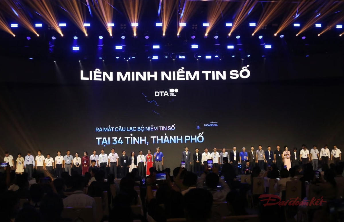 Mạng lưới 34 CLB Niềm tin số các tỉnh, thành trên cả nước ra mắt tại hội nghị. Ảnh: TL